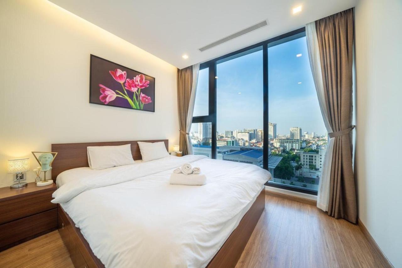 Bom Homes- Vinhomes Metropolis-Service Apartment ハノイ市 エクステリア 写真