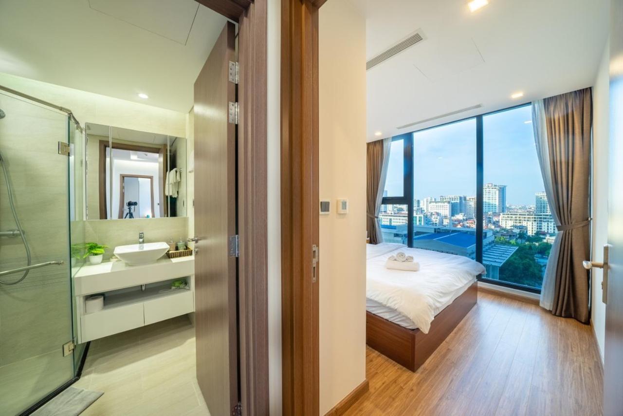 Bom Homes- Vinhomes Metropolis-Service Apartment ハノイ市 エクステリア 写真