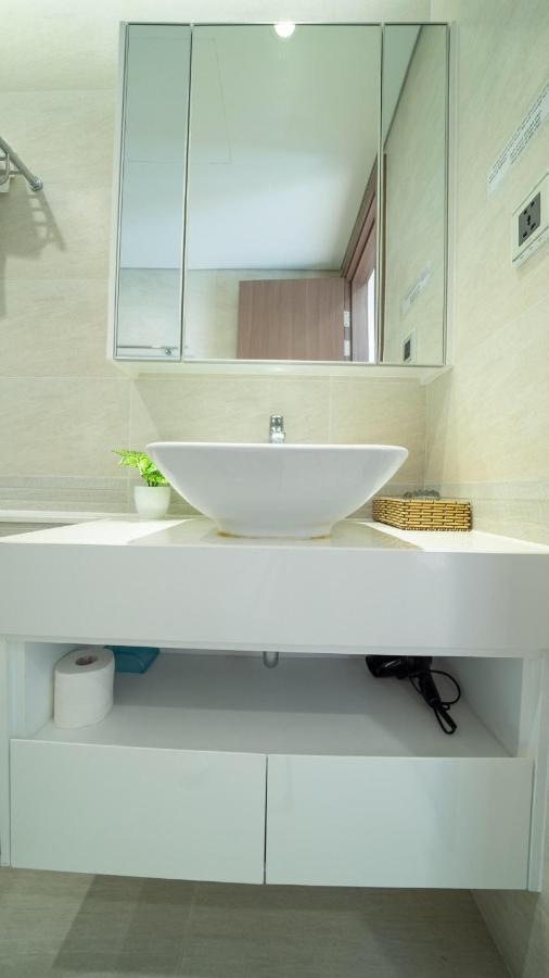 Bom Homes- Vinhomes Metropolis-Service Apartment ハノイ市 エクステリア 写真